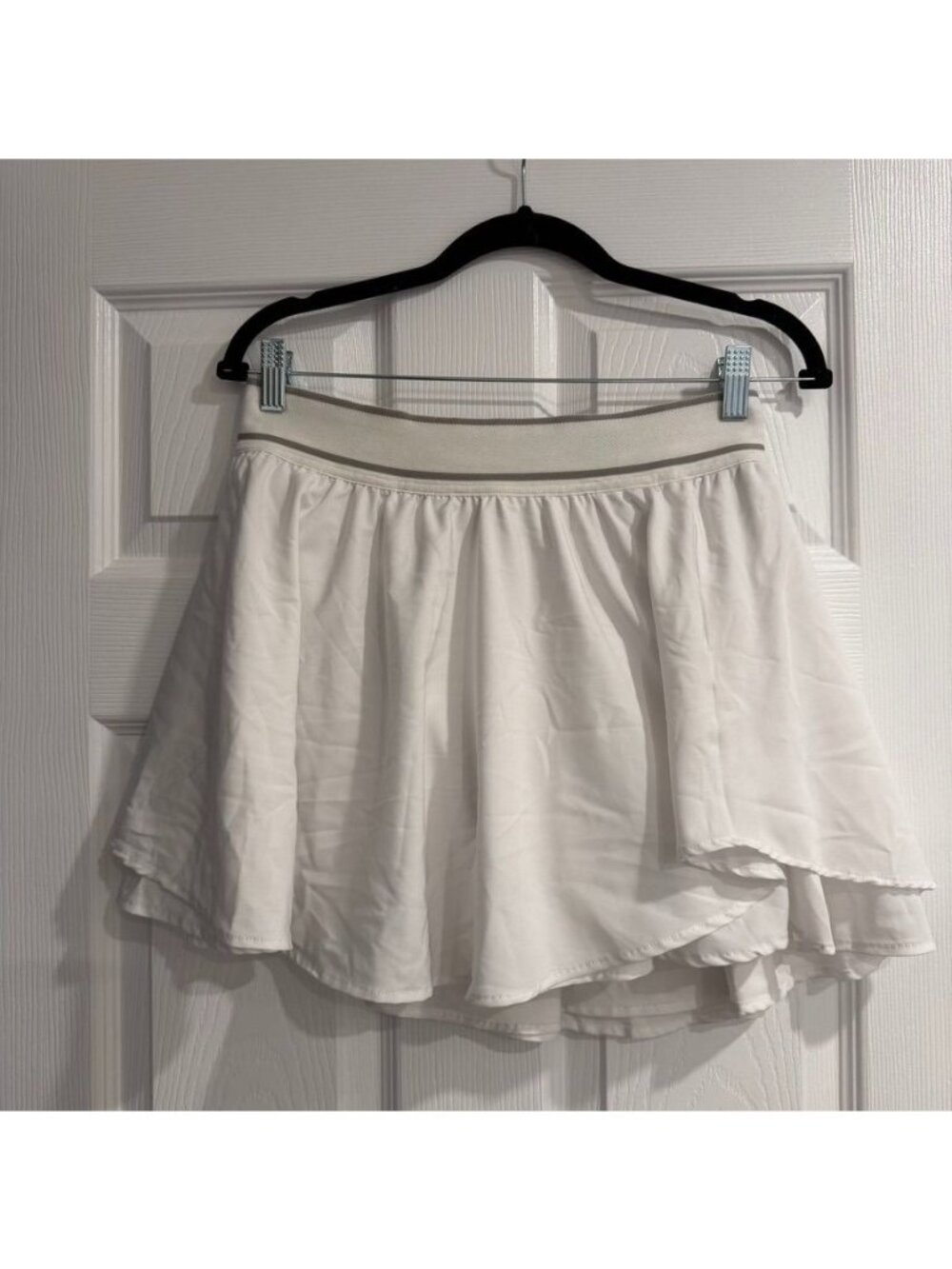 Tennis White On The Court Flowy Mini Skort Size Medium NWT